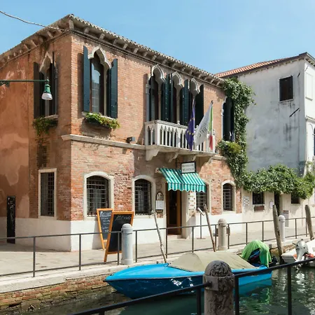 메스네르 팰리스 호텔 4*