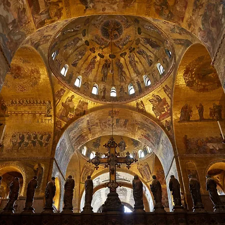 메스네르 팰리스 4*